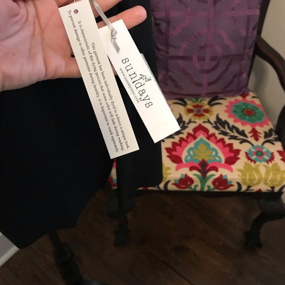 🆕Bell-Sleeve Sweatshirt - Picture 3 of 4